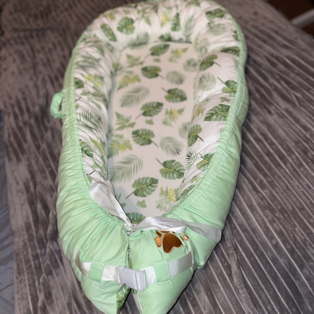Baby Lounger (FREE GIFT WITH PURCHASE)